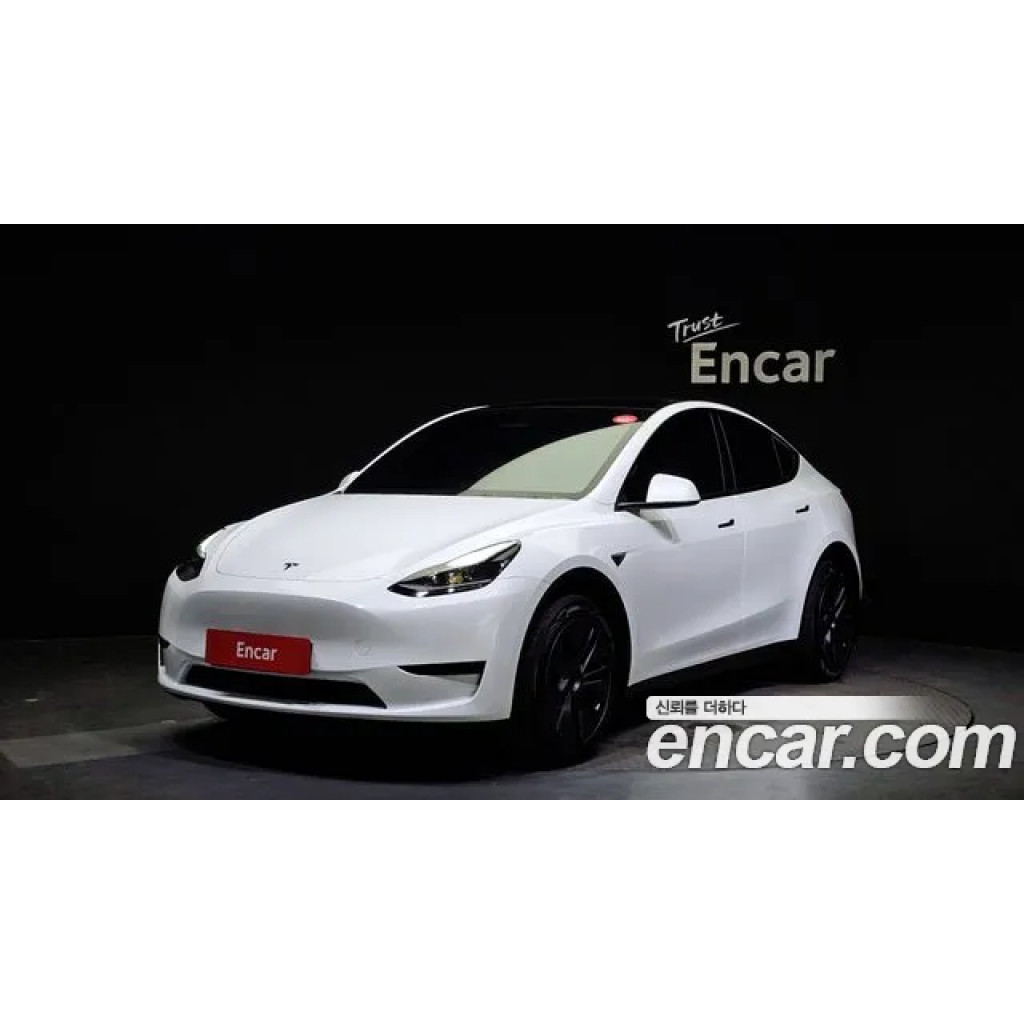 Tesla Model Y 2024 г.