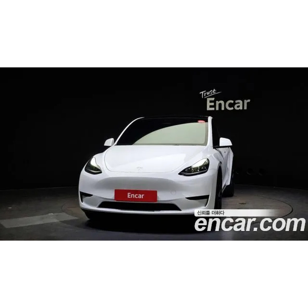 Tesla Model Y 2024 г.