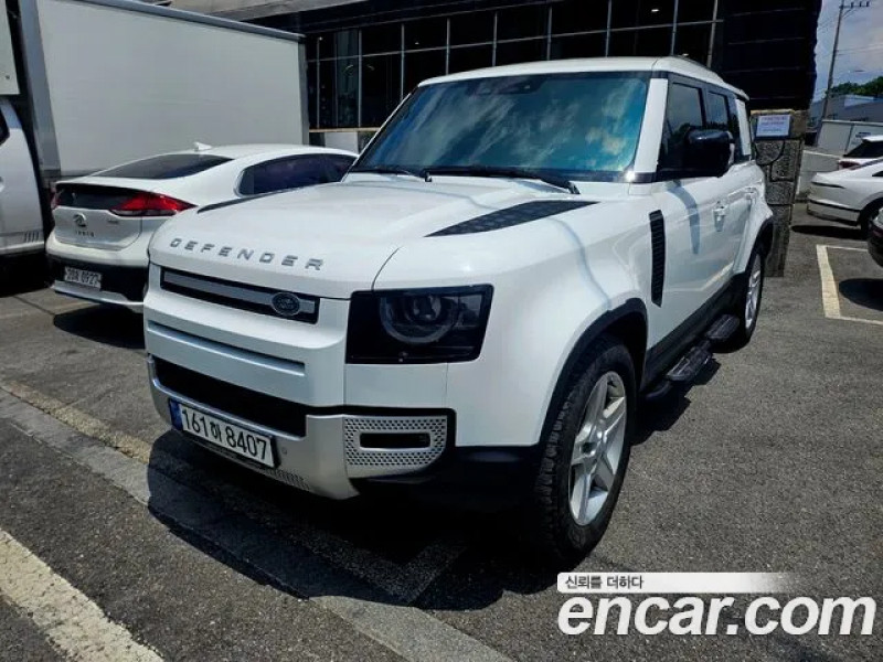 Land Rover Defender 2023 г.