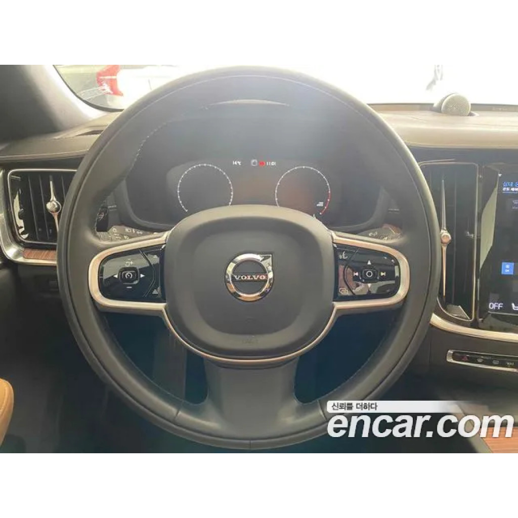Volvo S60 2022 г.