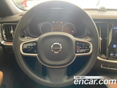 Volvo S60 2022 г.