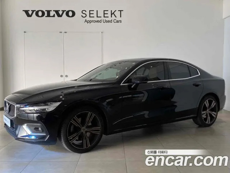 Volvo S60 2022 г.
