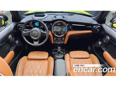 Mini Cooper Convertible 2022 г.