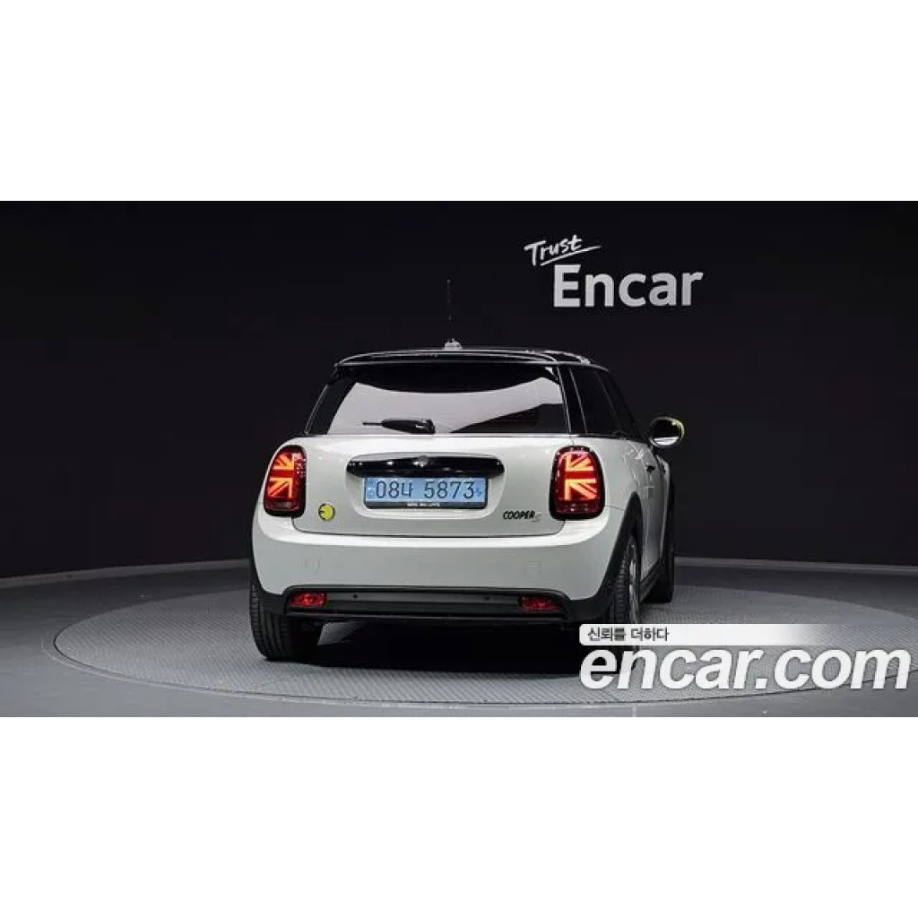 Mini Cooper 2023 г.