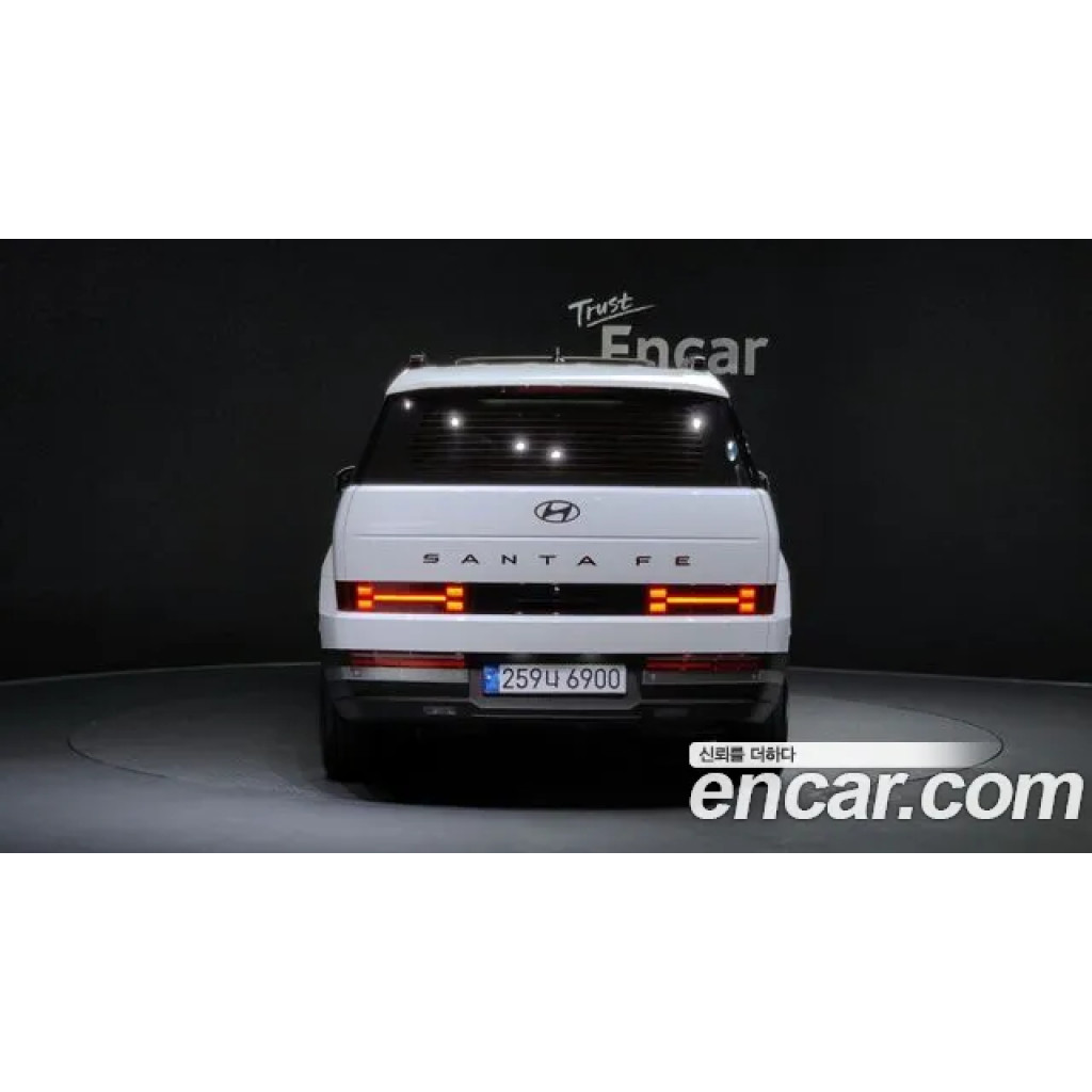 Hyundai Santa Fe 2024 г.